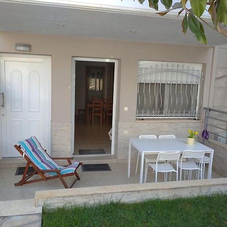 Δεσποινα Apartment Néa Péramos Exterior foto