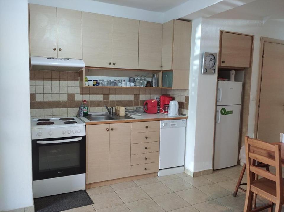 Δεσποινα Apartment Néa Péramos Exterior foto