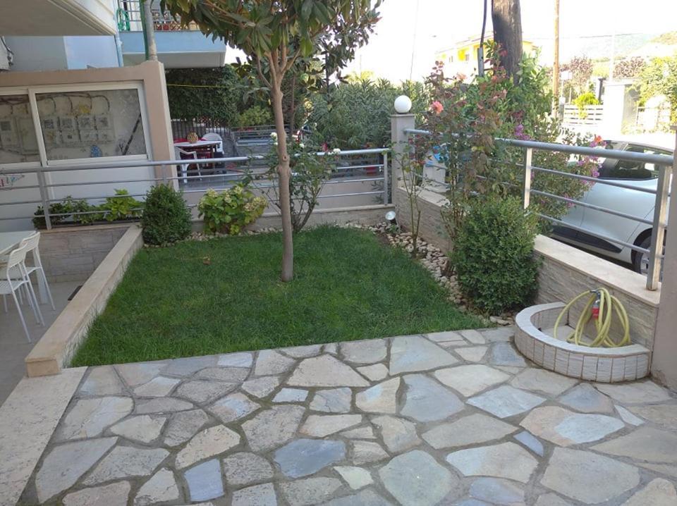 Δεσποινα Apartment Néa Péramos Exterior foto
