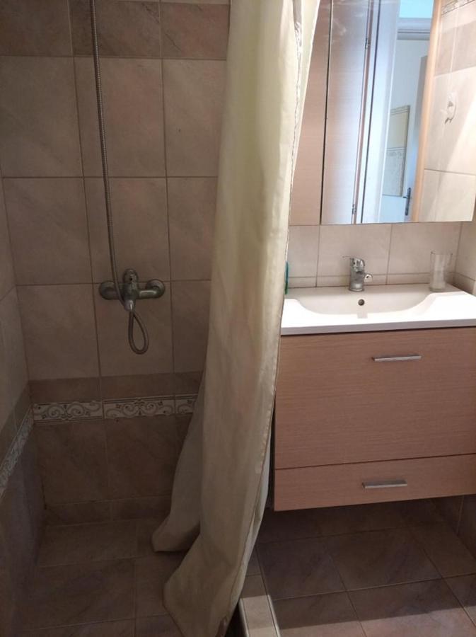 Δεσποινα Apartment Néa Péramos Exterior foto